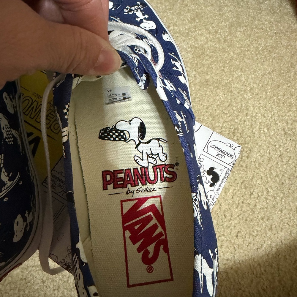 Vans Blue Snoopy Print Low Top Sneakers - Picture 7 of 13